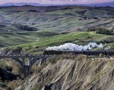 Si potrà raggiungere San Giovanni d’Asso, alla scoperta del tartufo bianco delle Crete Senesi, con il Treno Natura