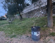 Un cestino rotto a Montalcino