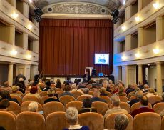 L'incontro a teatro sulla sanità