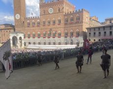Arcieri di Montalcino al Palio di Siena