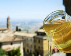 Il miele è uno dei prodotti simbolo di Montalcino