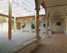 Chiostro interno del Museo Civico e Diocesano, Raccolta Archeologica di Montalcino