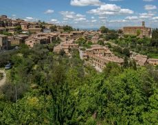 Una veduta panoramica di Montalcino