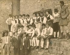 1959, il Gruppo del Trescone in Fortezza per la Sagra del Tordo