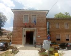 L'ingresso dell'Istituto Agrario e del Liceo Linguistico di Montalcino