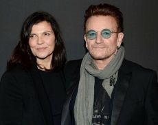 Bono Vox è in vacanza in Italia con moglie e amici