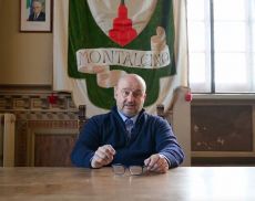 Silvio Franceschelli nel palazzo comunale storico