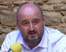 Il sindaco di Montalcino Silvio Franceschelli spiega perchè, per adesso, non verranno chiuse le scuole