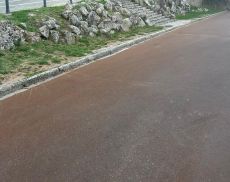 Il marciapiede in Viale della Libertà e la riasfaltatura della zona vicino alla Fortezza di Montalcino